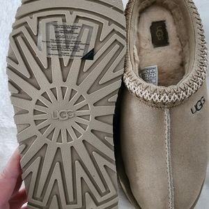 Authentic Ugg Tazz NWOB